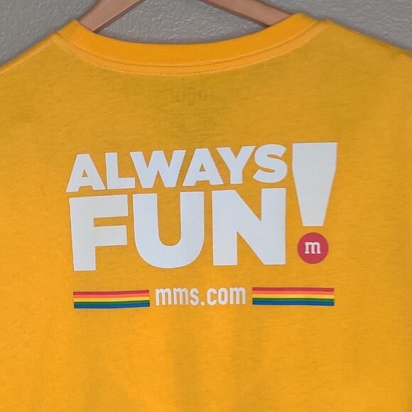 Yellow M&M's‎ Candy Short Sleeve T-shirt Halloween Medium Unisex - Picture 3 of 9